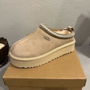 UGG Women's Cream Suede Platform Mules